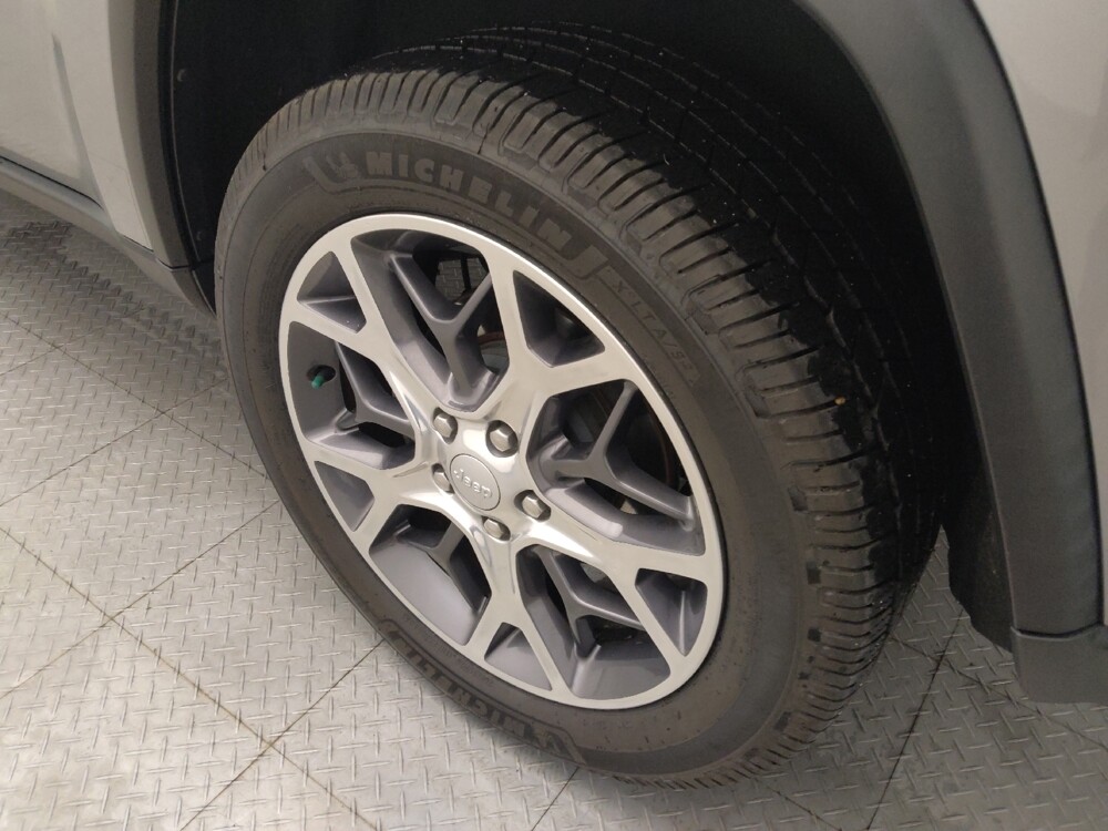 2019 Jeep Grand Cherokee in Houston, TX 77060 - 18123760 31