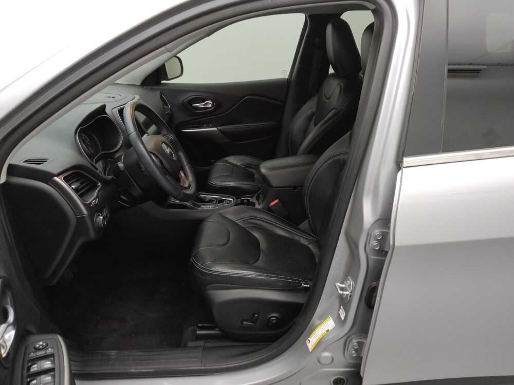 2019 Jeep Cherokee in St. Louis, MO 63136 - 18123761 17