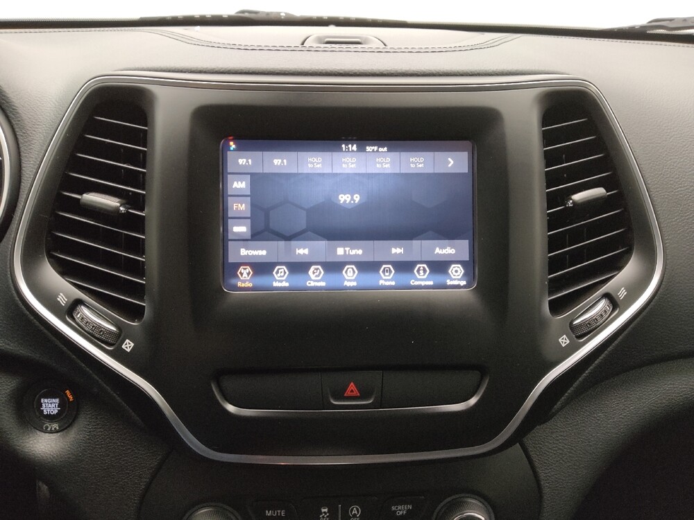 2019 Jeep Cherokee in St. Louis, MO 63136 - 18123761 25