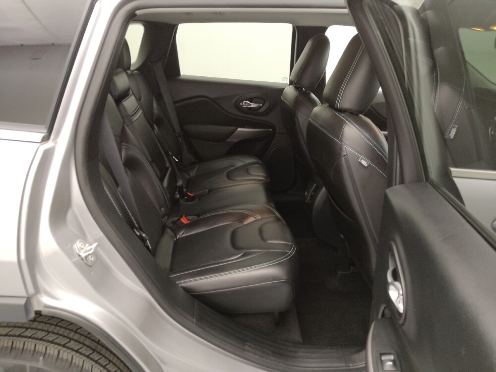 2019 Jeep Cherokee in St. Louis, MO 63136 - 18123761 19