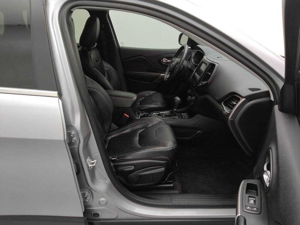 2019 Jeep Cherokee in St. Louis, MO 63136 - 18123761 21