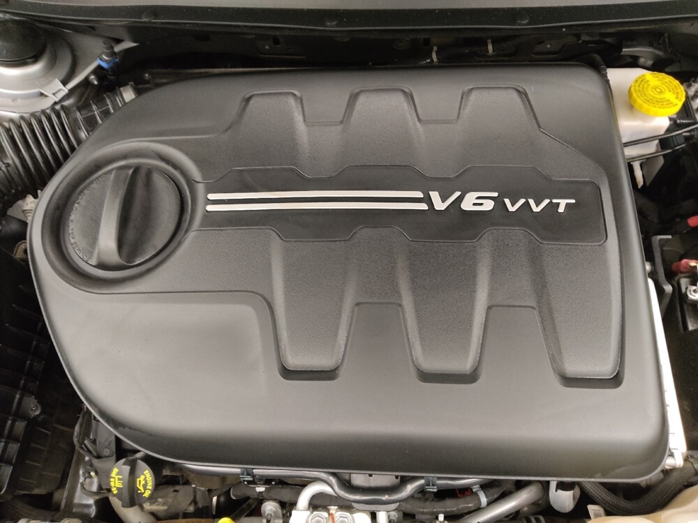 2019 Jeep Cherokee in St. Louis, MO 63136 - 18123761 30