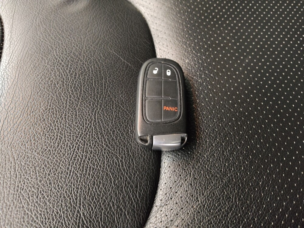 2019 Jeep Cherokee in St. Louis, MO 63136 - 18123761 32