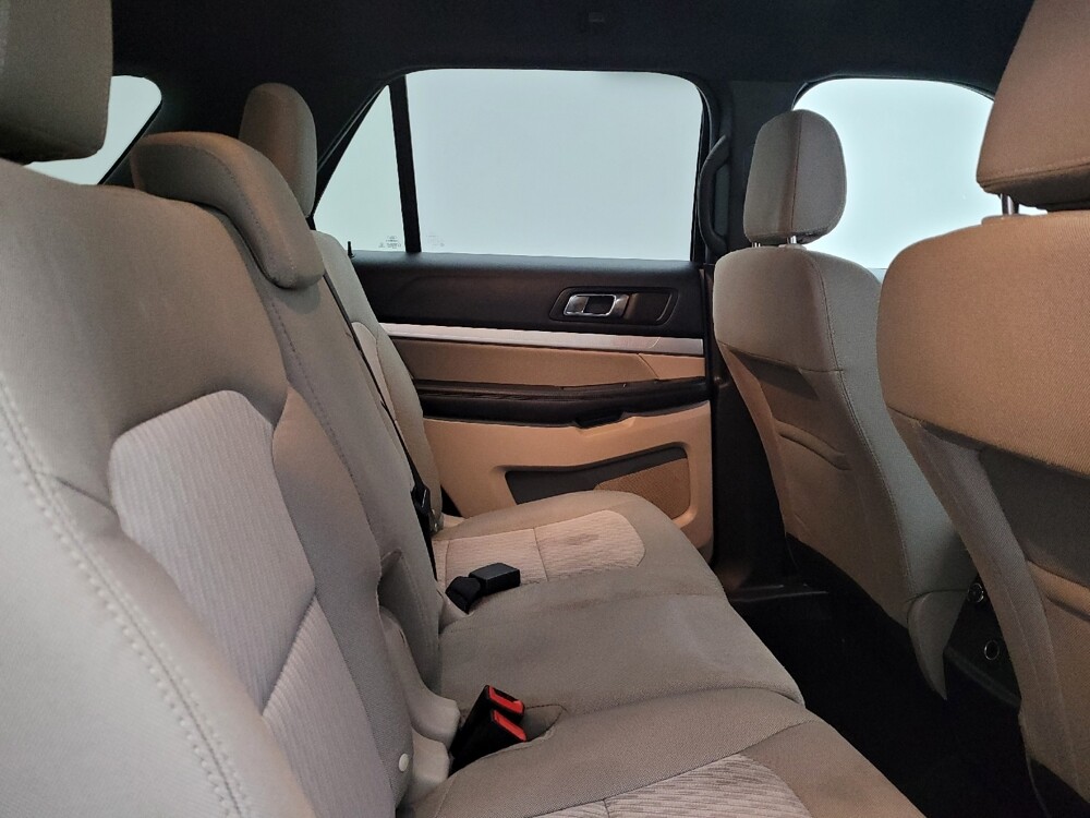 2018 Ford Explorer in Cincinnati, OH 45255 - 18123777 19