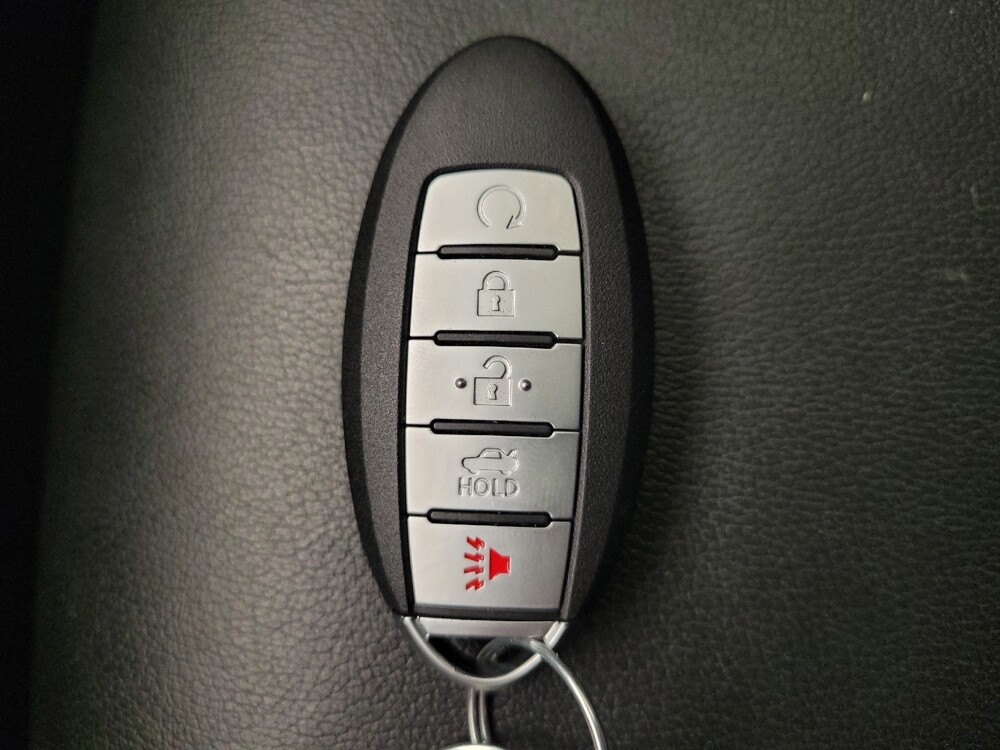 2019 Nissan Pathfinder in Cincinnati, OH 45255 - 18123778 32