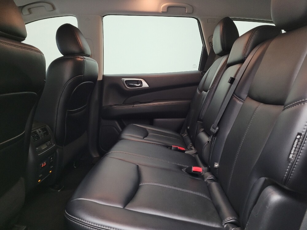 2019 Nissan Pathfinder in Cincinnati, OH 45255 - 18123778 18