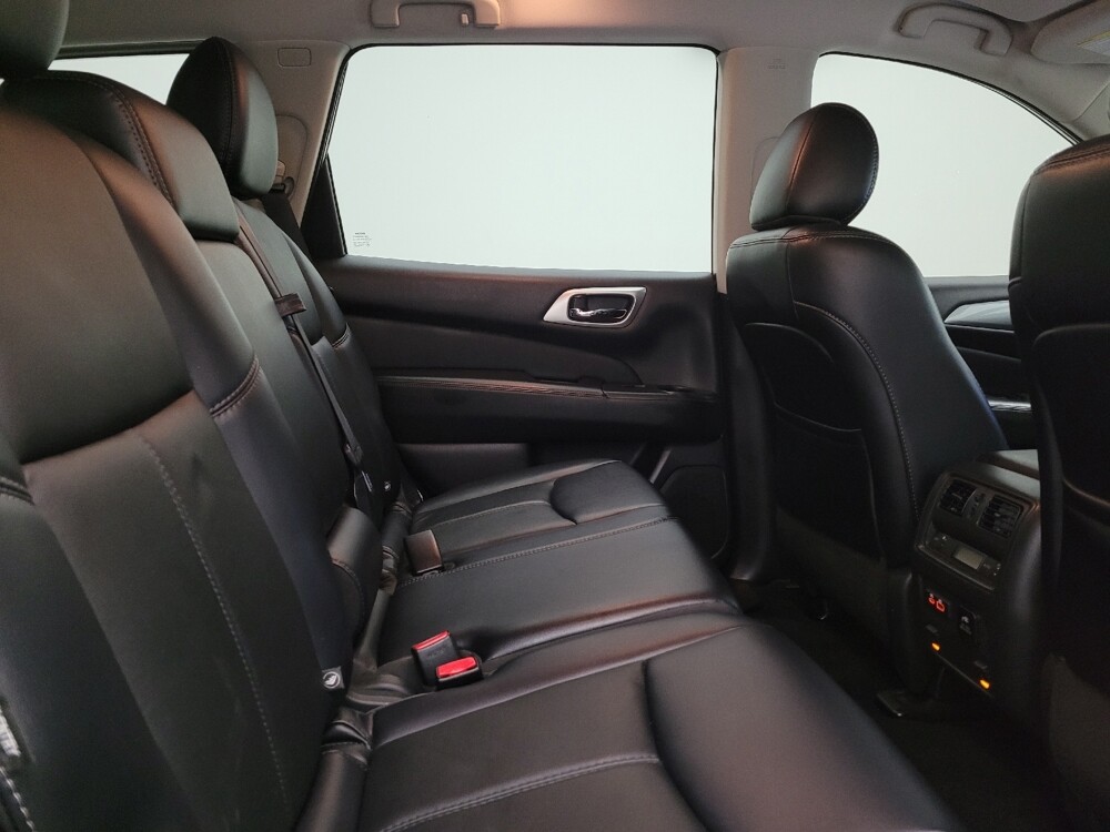 2019 Nissan Pathfinder in Cincinnati, OH 45255 - 18123778 19