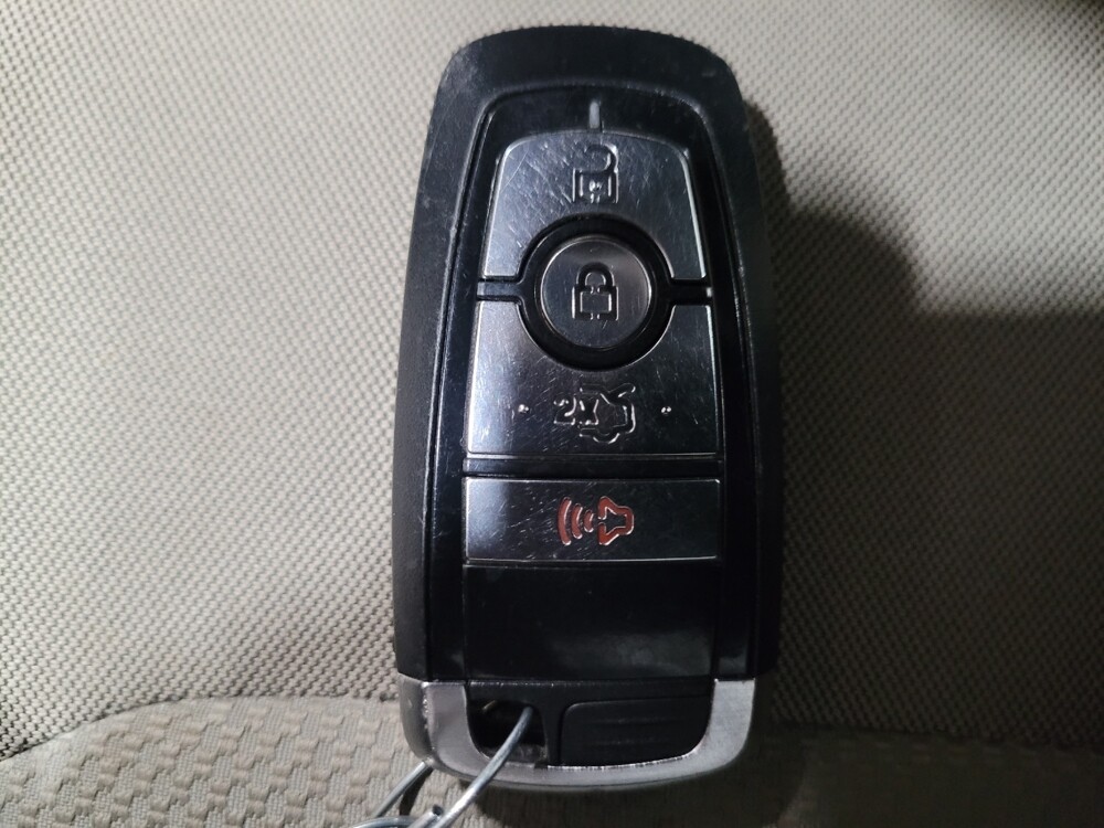 2018 Ford Fusion in Chesapeake, VA 23320 - 18123808 32