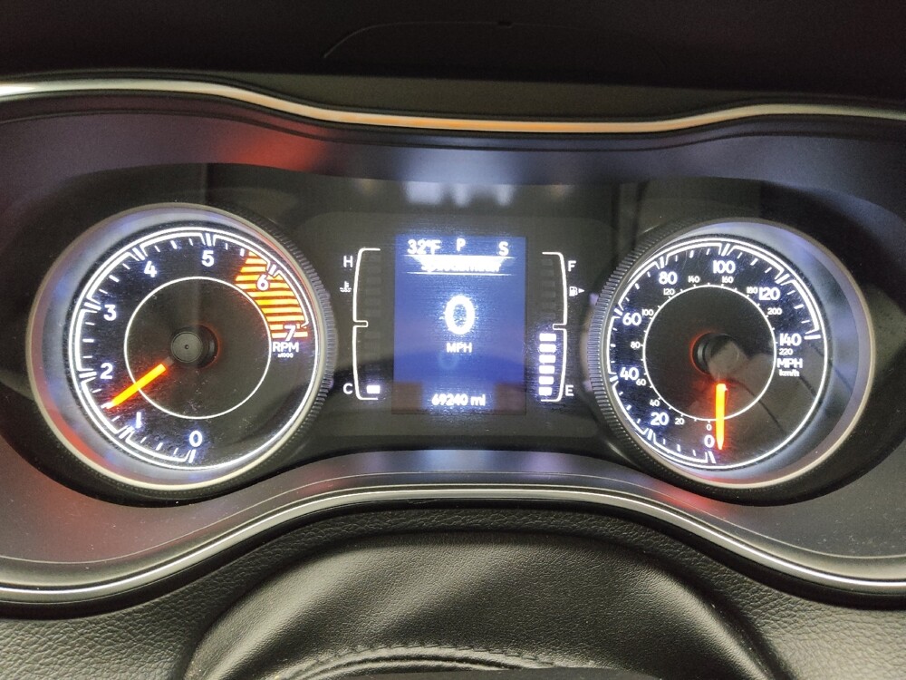 2019 Jeep Cherokee in Topeka, KS 66611 - 18123813 23