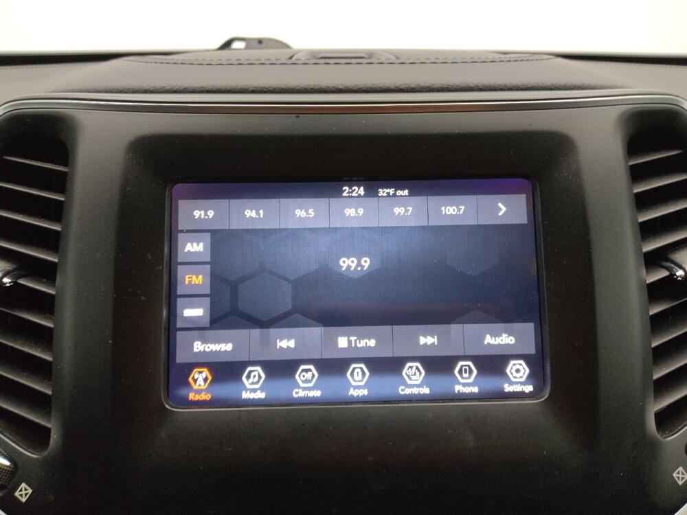 2019 Jeep Cherokee in Topeka, KS 66611 - 18123813 25