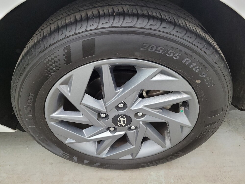 2024 Hyundai Elantra in Miamisburg, OH 45342 - 18123816 31