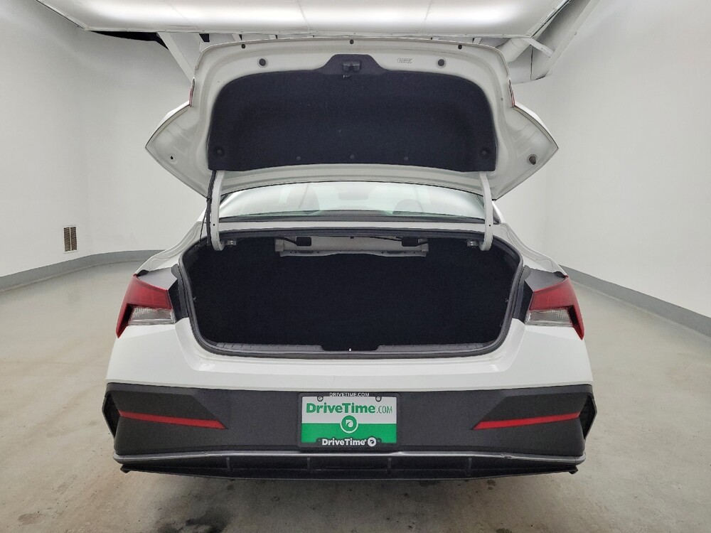 2024 Hyundai Elantra in Miamisburg, OH 45342 - 18123816 29