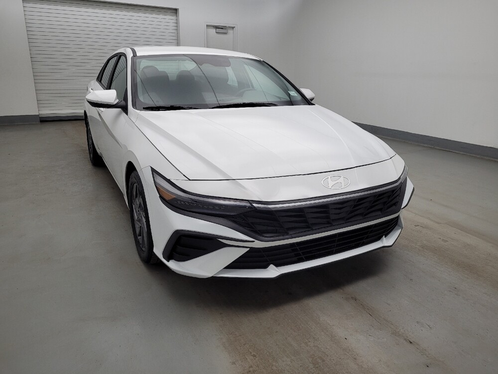 2024 Hyundai Elantra in Miamisburg, OH 45342 - 18123816 14