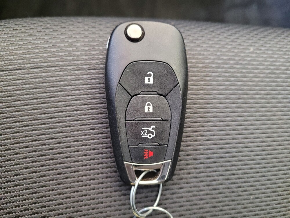 2018 Chevrolet Cruze in Lexington, KY 40509 - 18123822 32