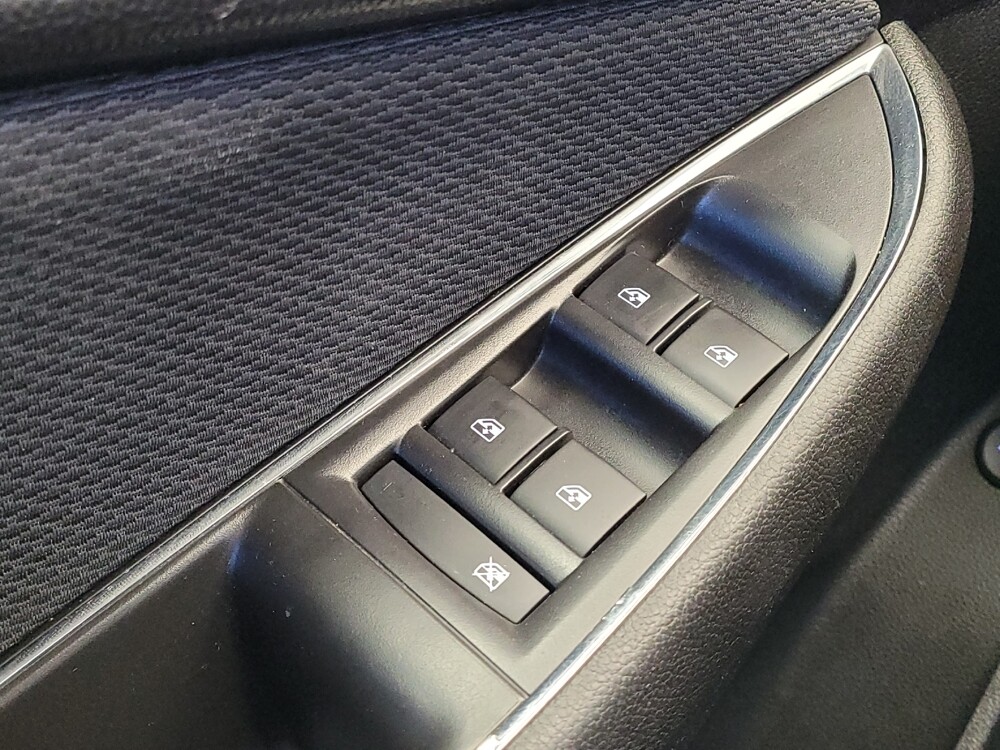 2018 Chevrolet Cruze in Lexington, KY 40509 - 18123822 27