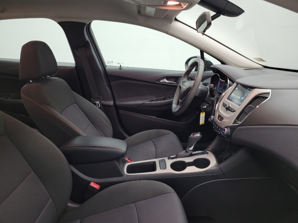 2018 Chevrolet Cruze in Lexington, KY 40509 - 18123822 21