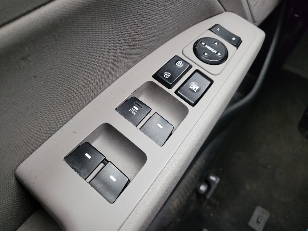 2020 Hyundai Elantra in Taylor, MI 48180 - 18123825 27