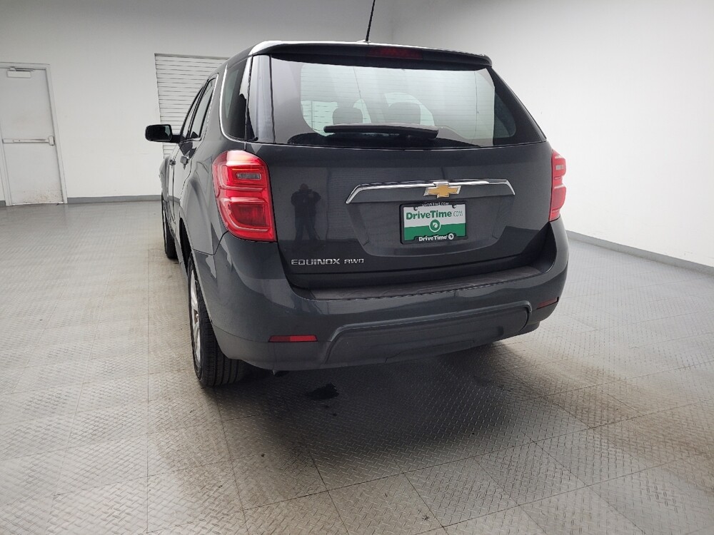 2017 Chevrolet Equinox in Eastpointe, MI 48021 - 18123829 6