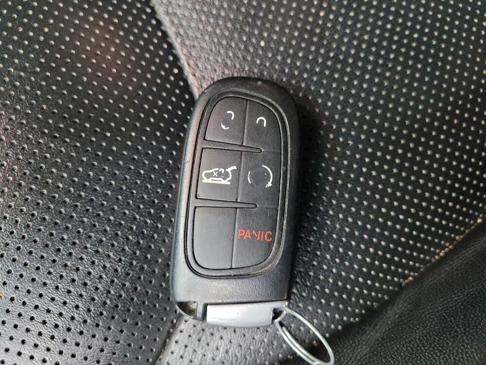 2019 Jeep Cherokee in Taylor, MI 48180 - 18123831 32