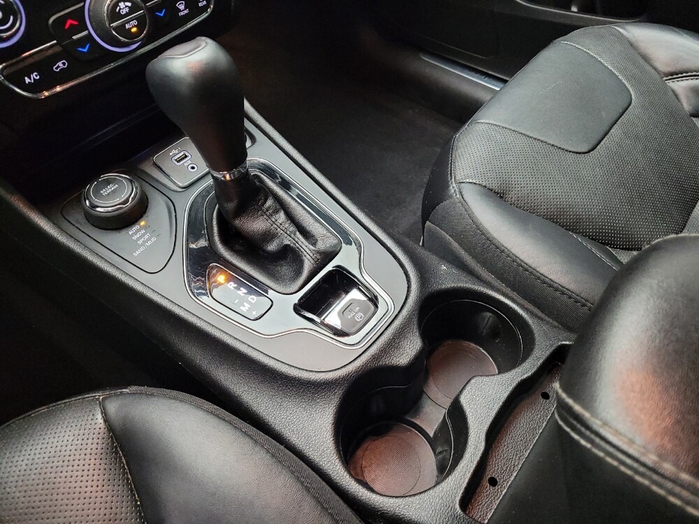 2019 Jeep Cherokee in Taylor, MI 48180 - 18123831 26