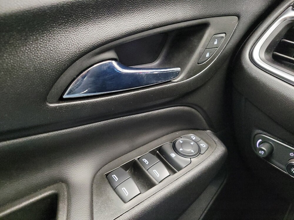 2022 Chevrolet Equinox in Eastpointe, MI 48021 - 18123834 27