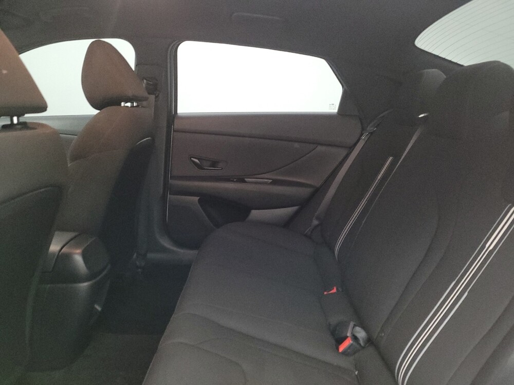 2025 Hyundai Elantra in Cincinnati, OH 45255 - 18123844 18