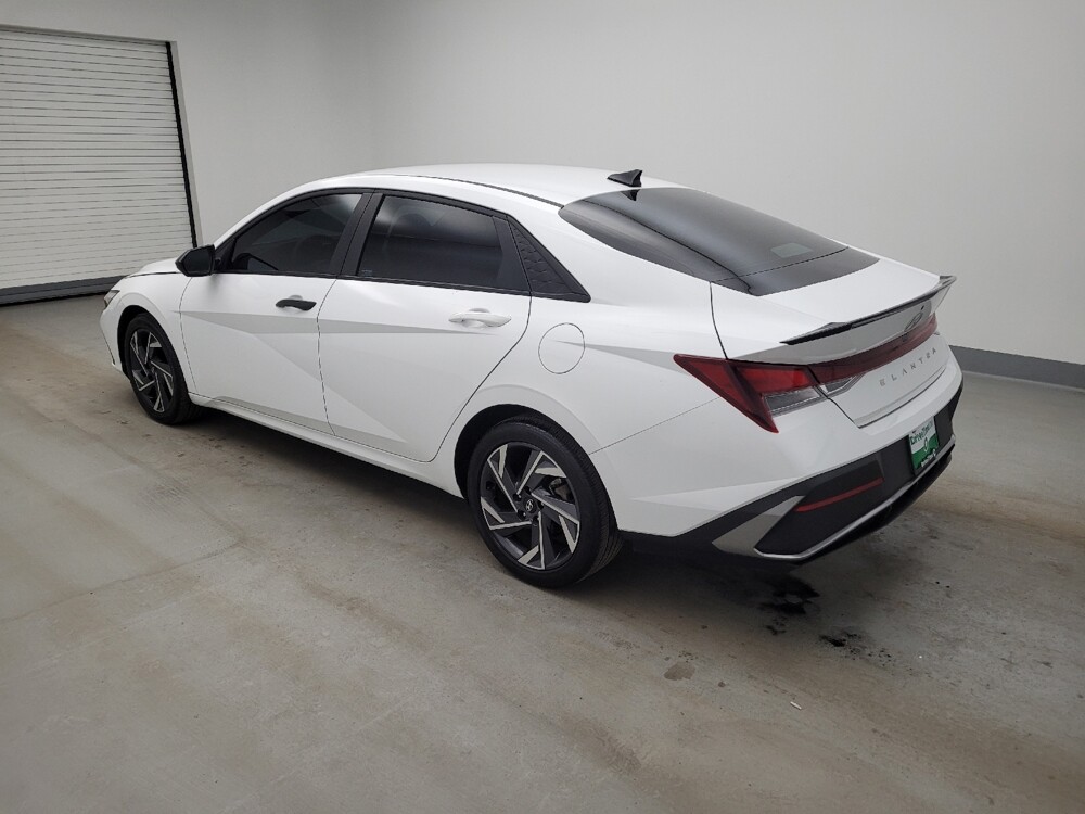 2025 Hyundai Elantra in Cincinnati, OH 45255 - 18123844 3