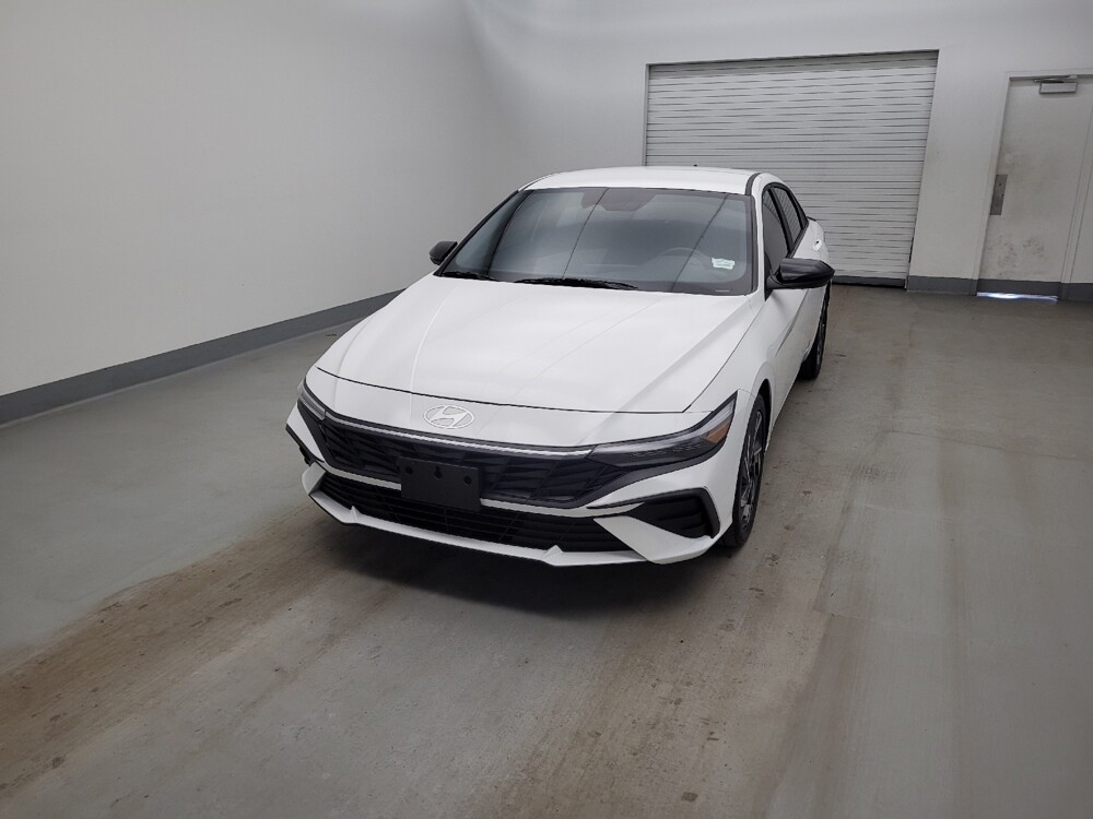 2025 Hyundai Elantra in Cincinnati, OH 45255 - 18123844 15