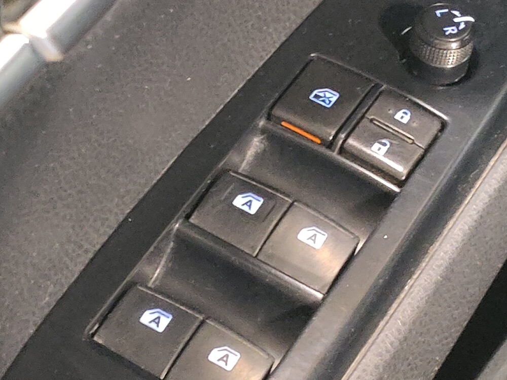 2018 Toyota Camry in Lewisville, TX 75067 - 18123859 27