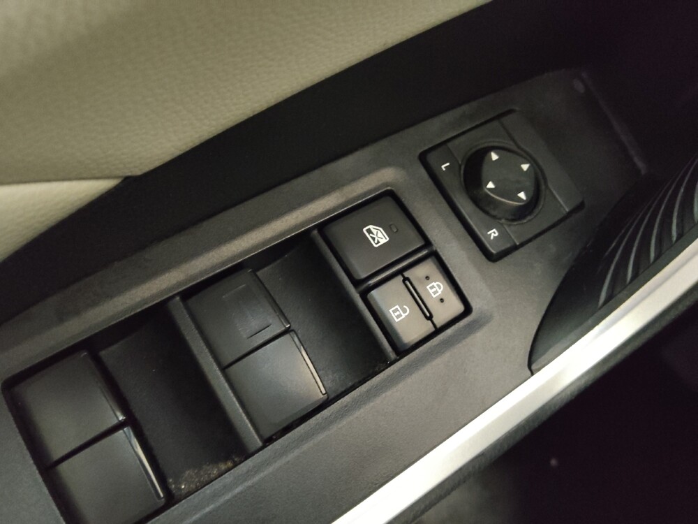 2019 Toyota RAV4 in Marietta, GA 30062 - 18123862 27