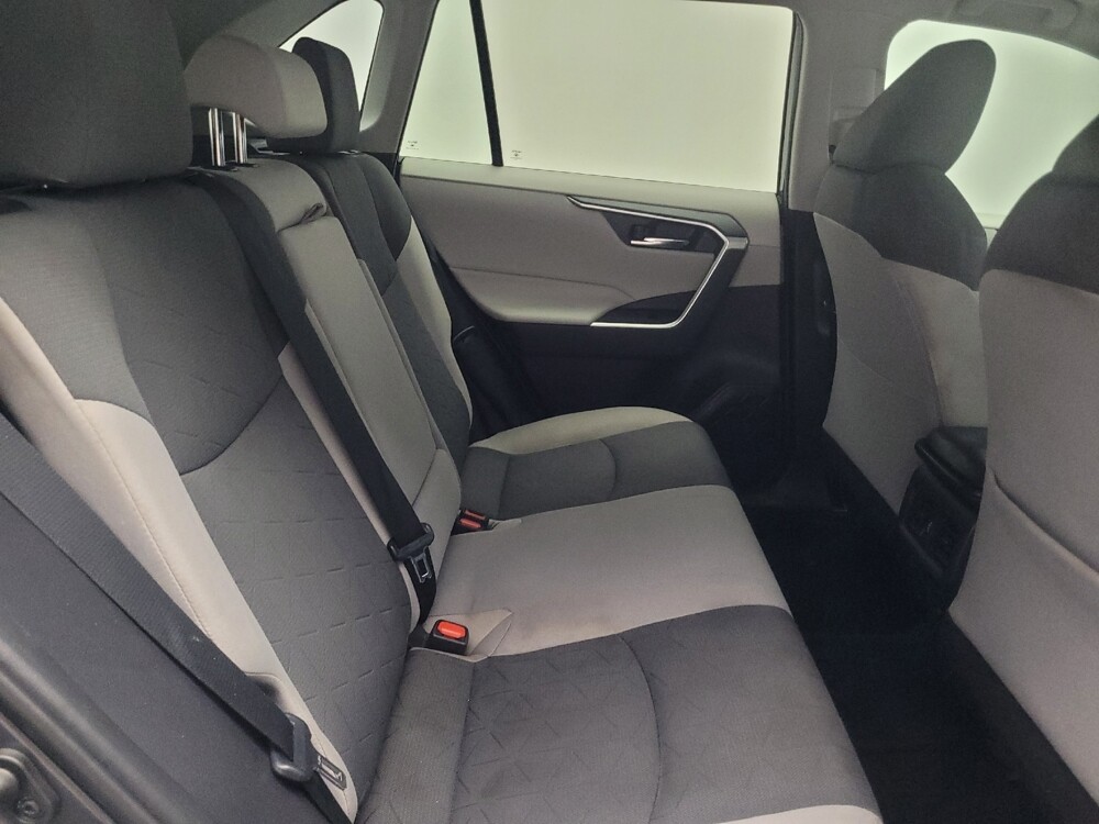 2019 Toyota RAV4 in Marietta, GA 30062 - 18123862 19