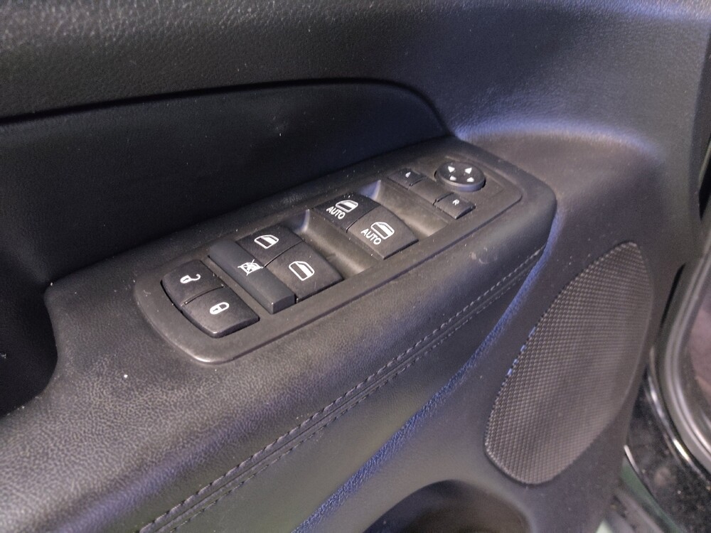 2017 Jeep Grand Cherokee in Tampa, FL 33612 - 18123888 27