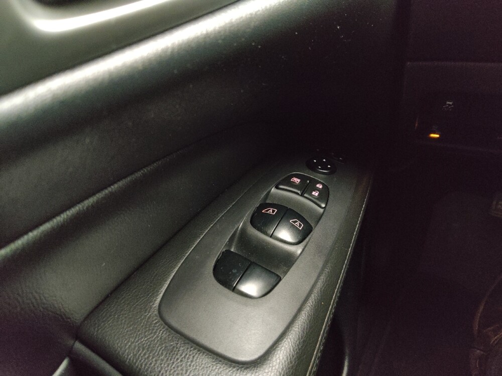 2019 Nissan Pathfinder in Springfield, MO 65807 - 18123900 25