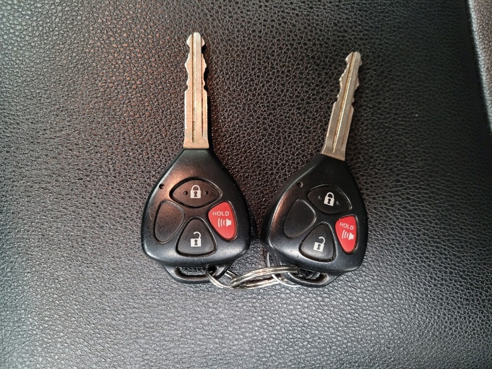 2015 Toyota 4Runner in Grand Rapids, MI 49508 - 18123901 32