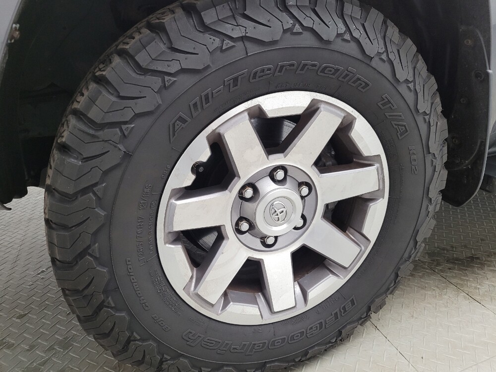 2015 Toyota 4Runner in Grand Rapids, MI 49508 - 18123901 31