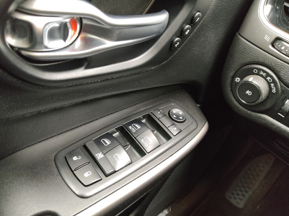 2019 Jeep Cherokee in Springfield, MO 65807 - 18123907 27