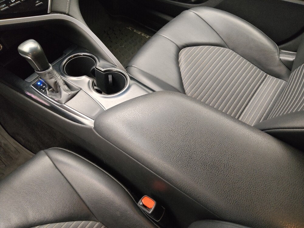 2018 Toyota Camry in Independence, MO 64055 - 18123908 26