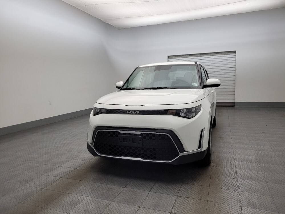 2025 Kia Soul in Glendale, AZ 85301 - 18123920 15