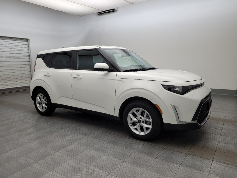2025 Kia Soul in Glendale, AZ 85301 - 18123920 11
