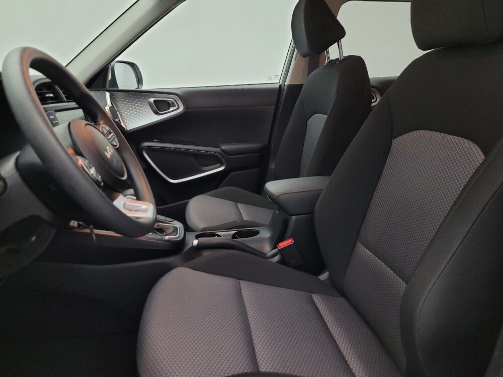 2025 Kia Soul in Glendale, AZ 85301 - 18123920 17