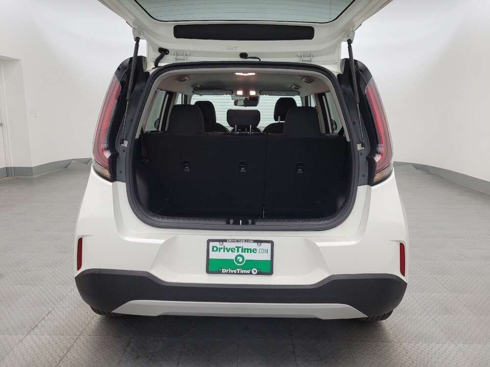 2025 Kia Soul in Glendale, AZ 85301 - 18123920 29