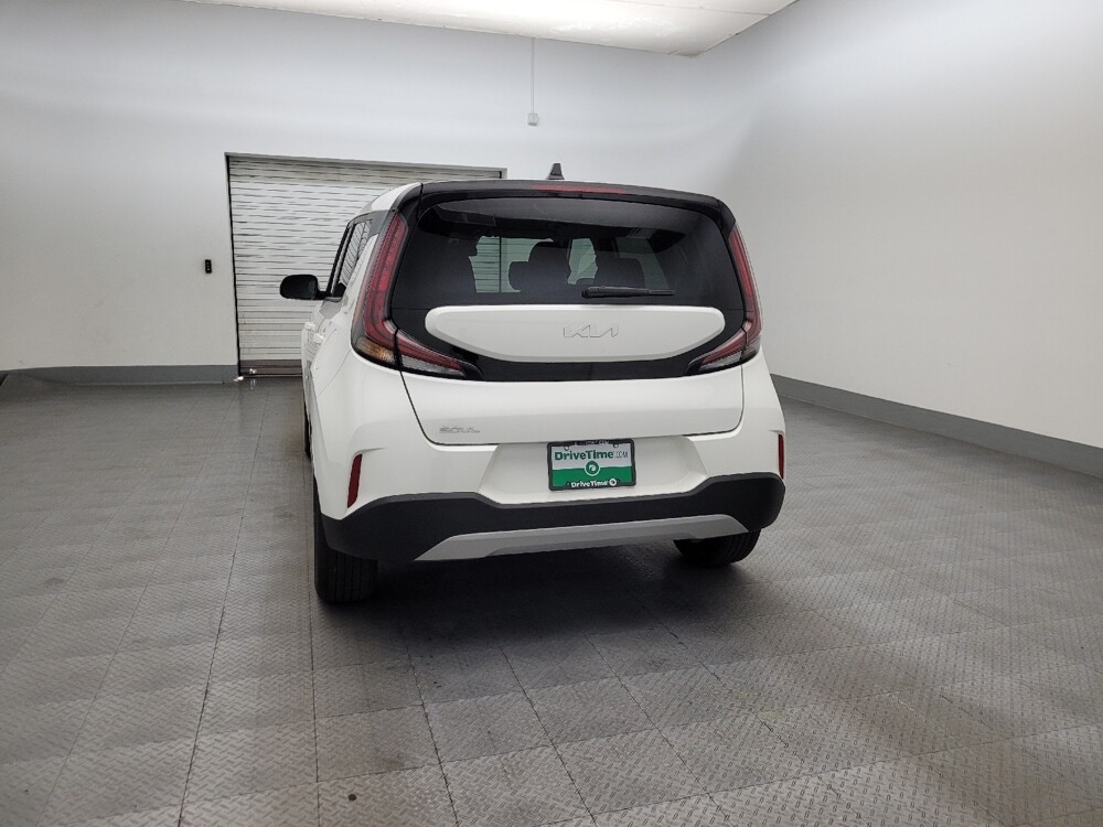 2025 Kia Soul in Glendale, AZ 85301 - 18123920 6