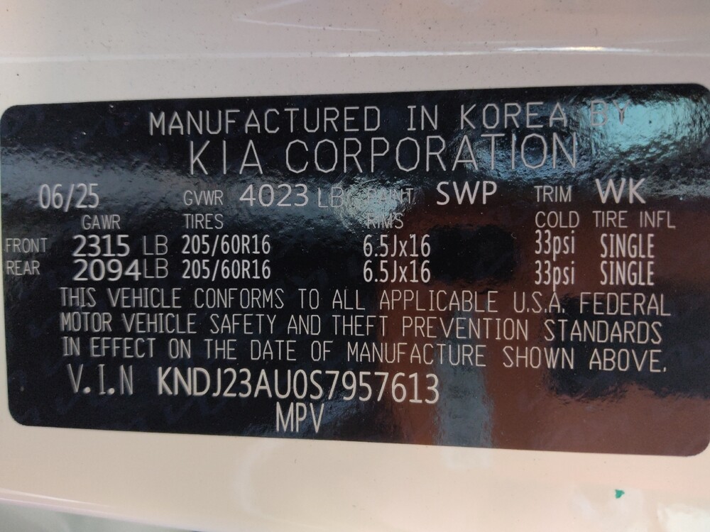 2025 Kia Soul in Glendale, AZ 85301 - 18123920 33