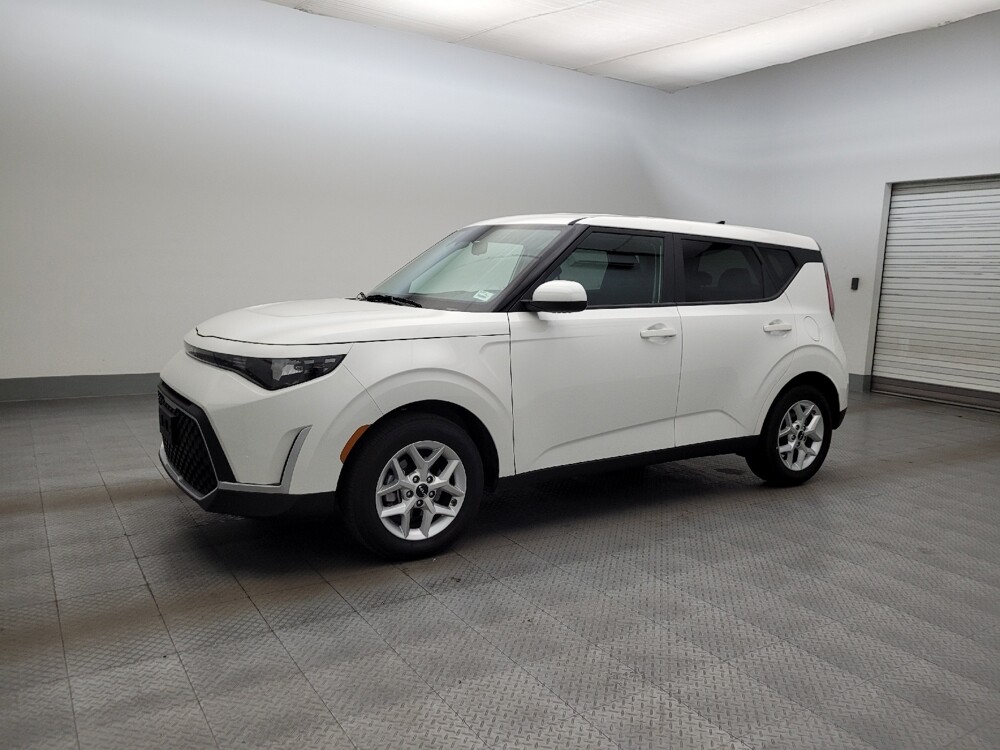 2025 Kia Soul in Glendale, AZ 85301 - 18123920 2