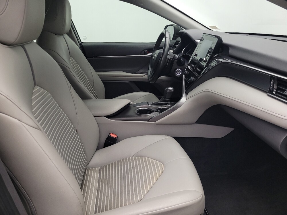 2021 Toyota Camry in Miami, FL 33157 - 18123921 21