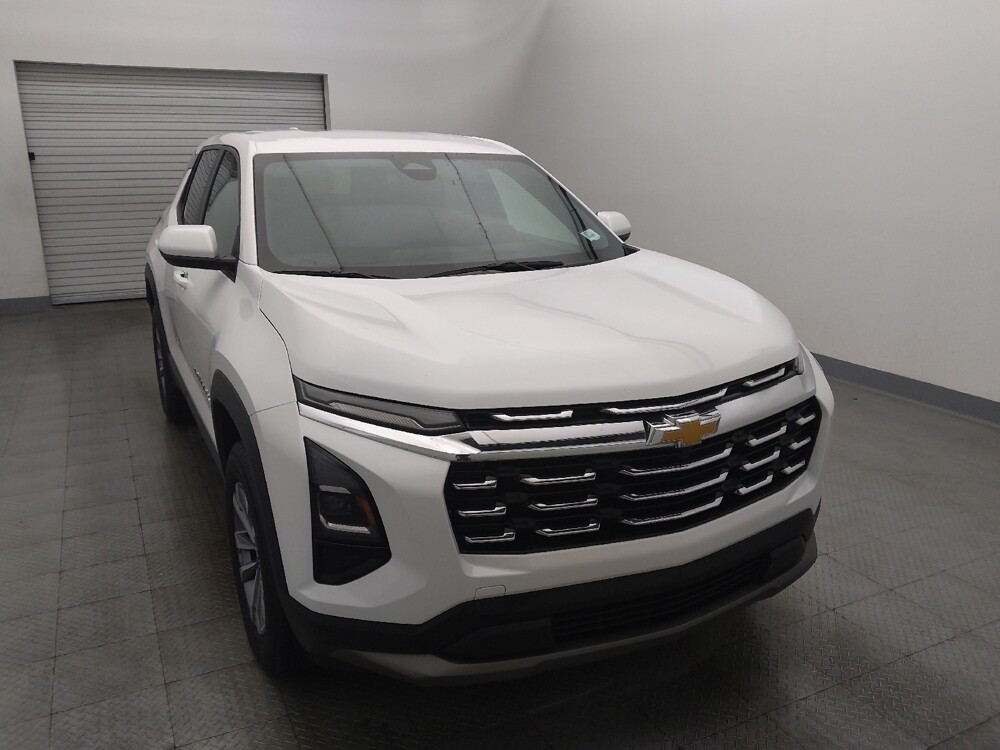 2025 Chevrolet Equinox in Houston, TX 77074 - 18123932 14