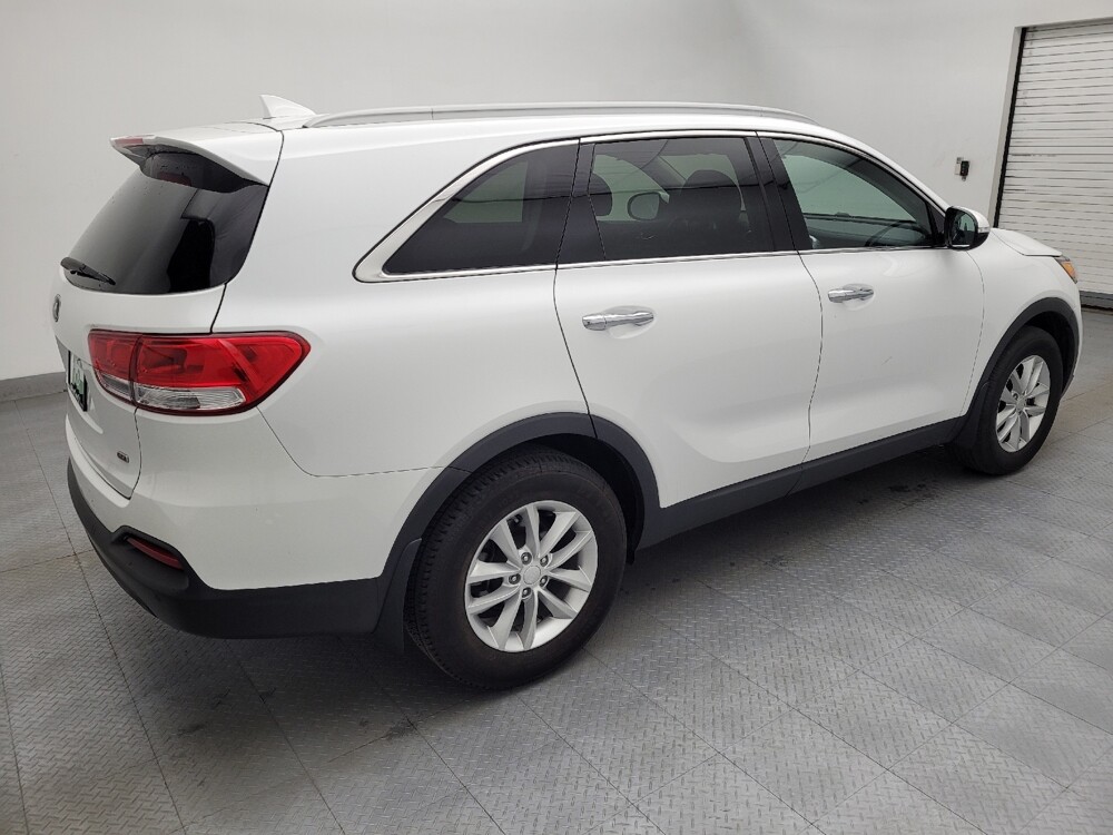 2018 Kia Sorento in Greenville, SC 29607 - 18123958 10