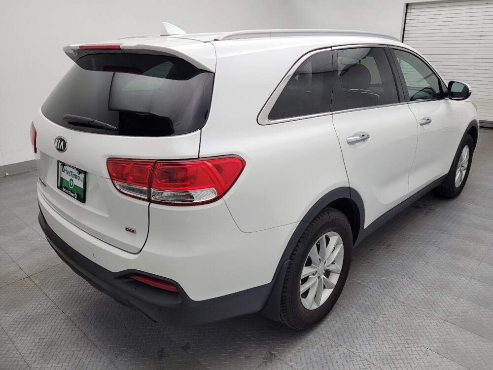 2018 Kia Sorento in Greenville, SC 29607 - 18123958 9
