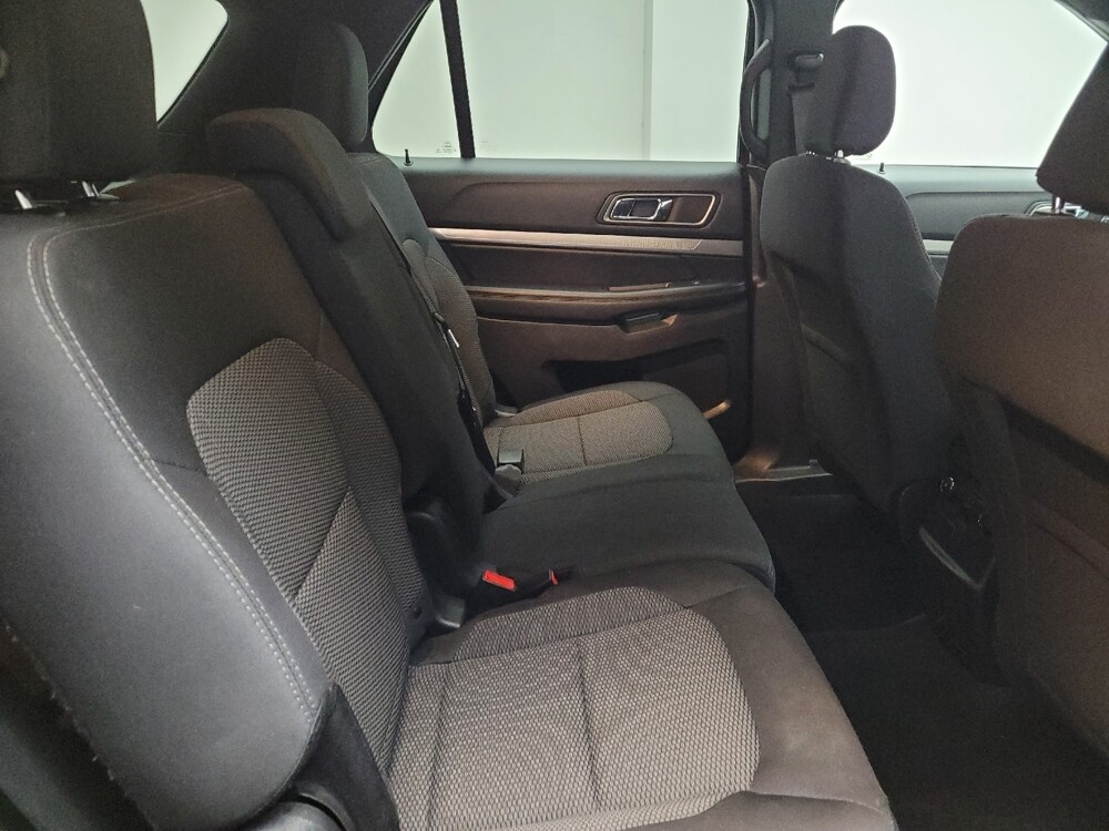 2019 Ford Explorer in Taylor, MI 48180 - 18123982 19