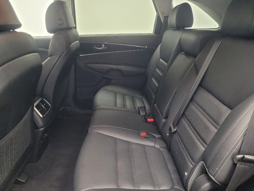 2017 Kia Sorento in Highland, IN 46322 - 18124002 17